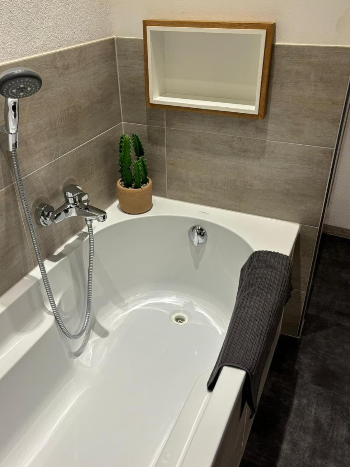 Exklusive Ferienwohnung Im Zentrum Von เพลาเอิน ภายนอก รูปภาพ
